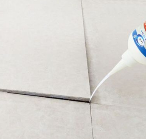 大名瓷砖空鼓维修公司分享卫生间瓷砖脱落的原因可能有以下几点